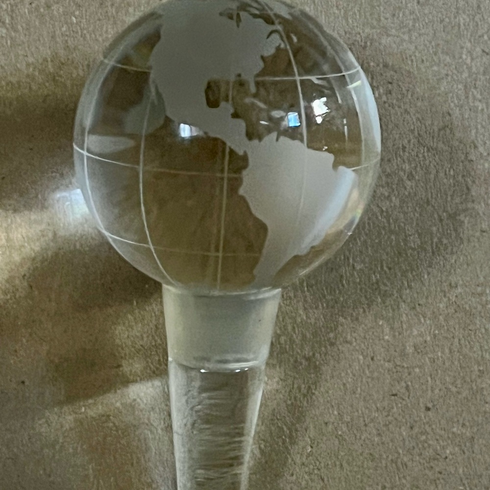 Oleg Cassini Crystal Clear World Globe Bottle Stopper